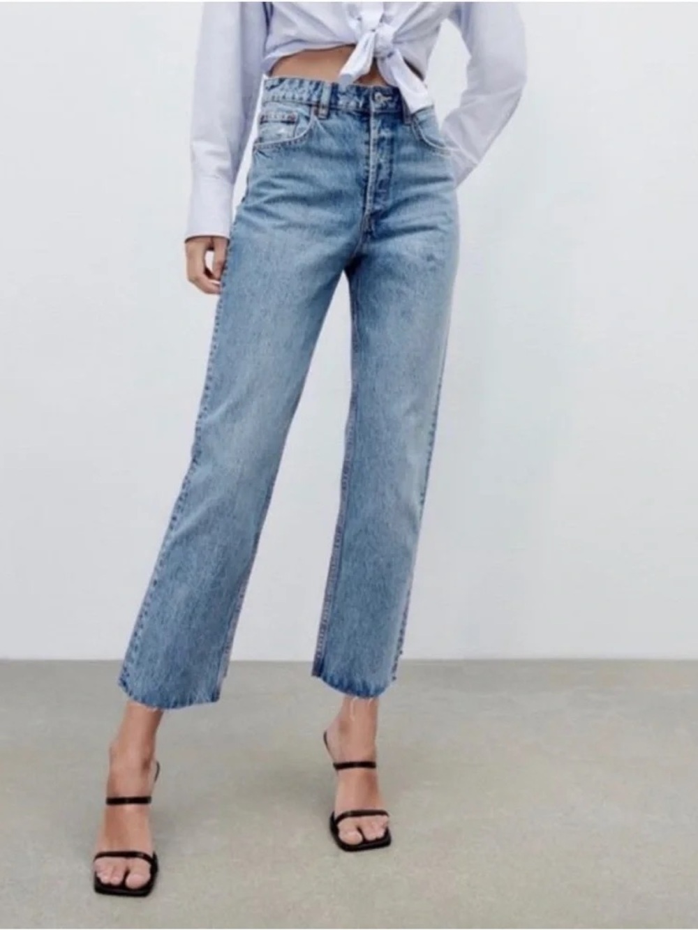 Zara high rise ankle length jeans 
Size US 2